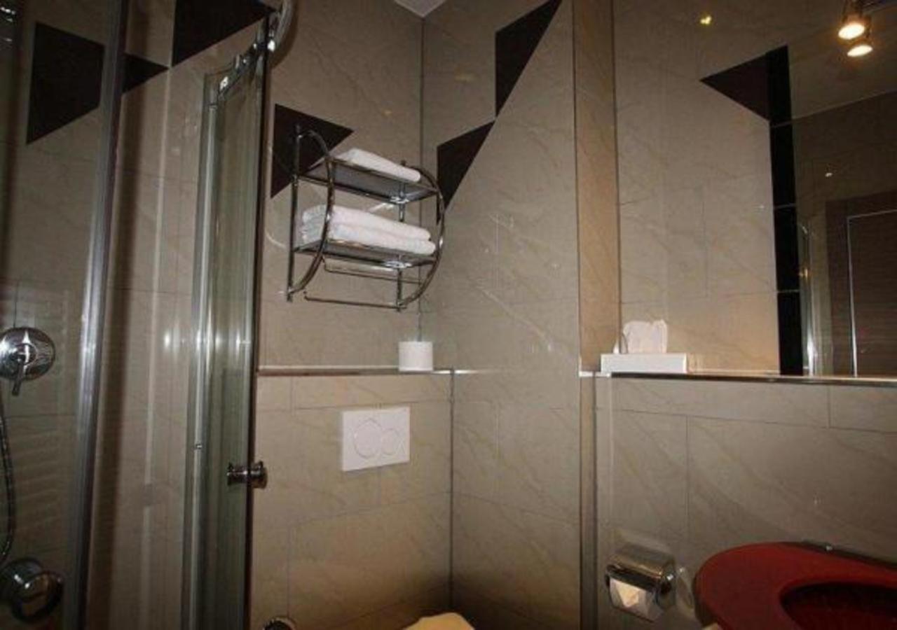 Dreibettzimmer mit eigenem Bad