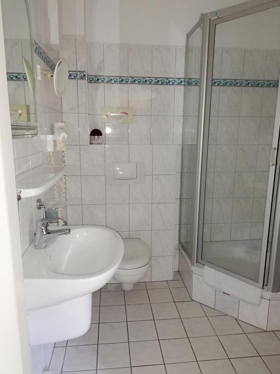 Single Room,770513590:JPEG