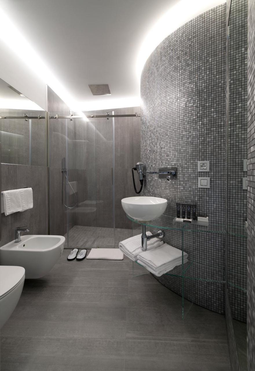 Deluxe Double Room Bath