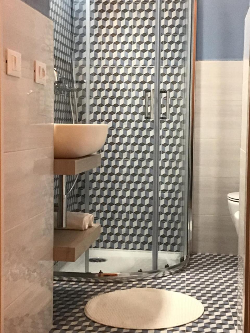 Single Room,775346416:JPEG