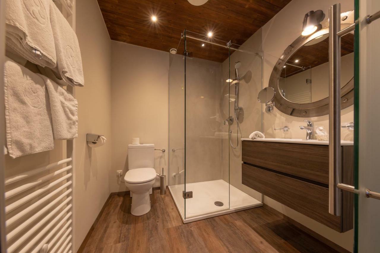 Two-Bedroom Apartment,968867947:JPEG