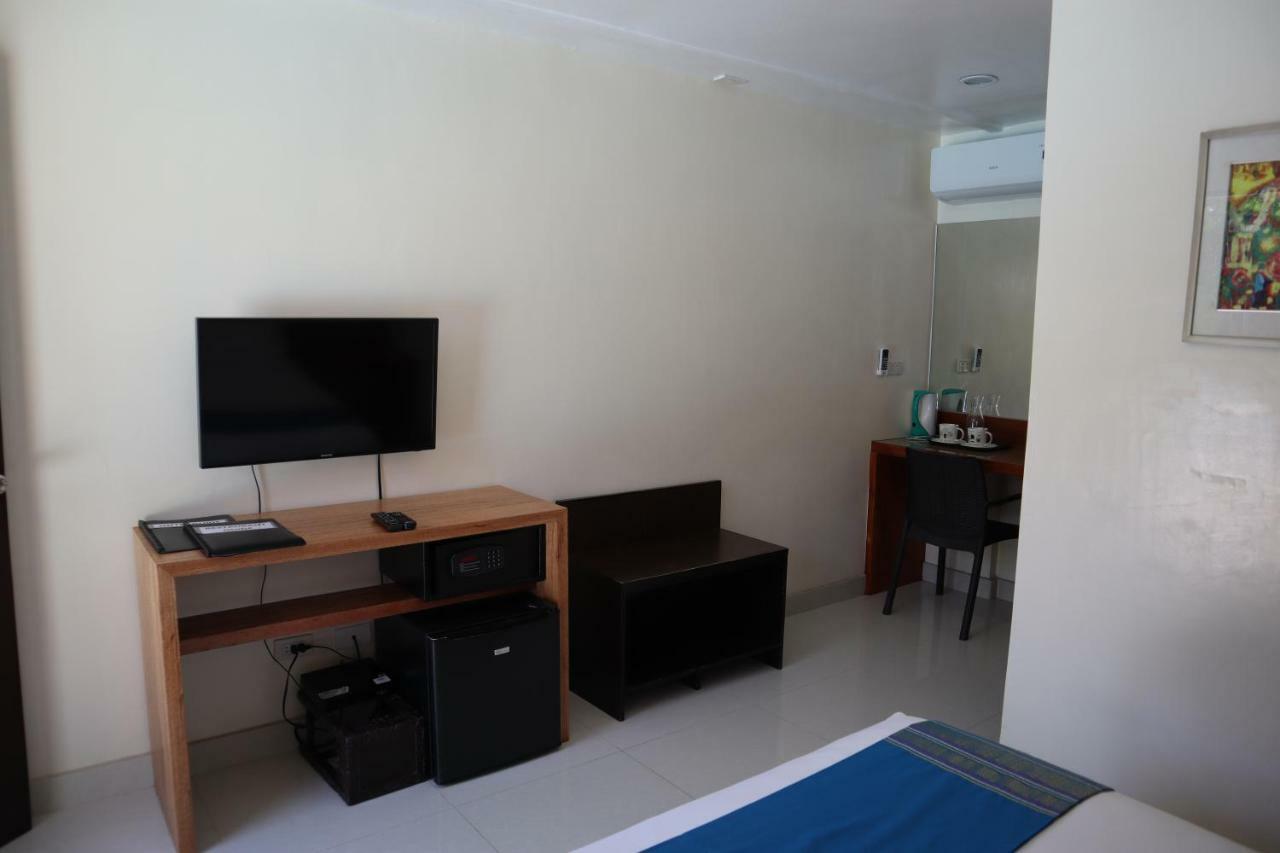 Poolside Deluxe Double Room