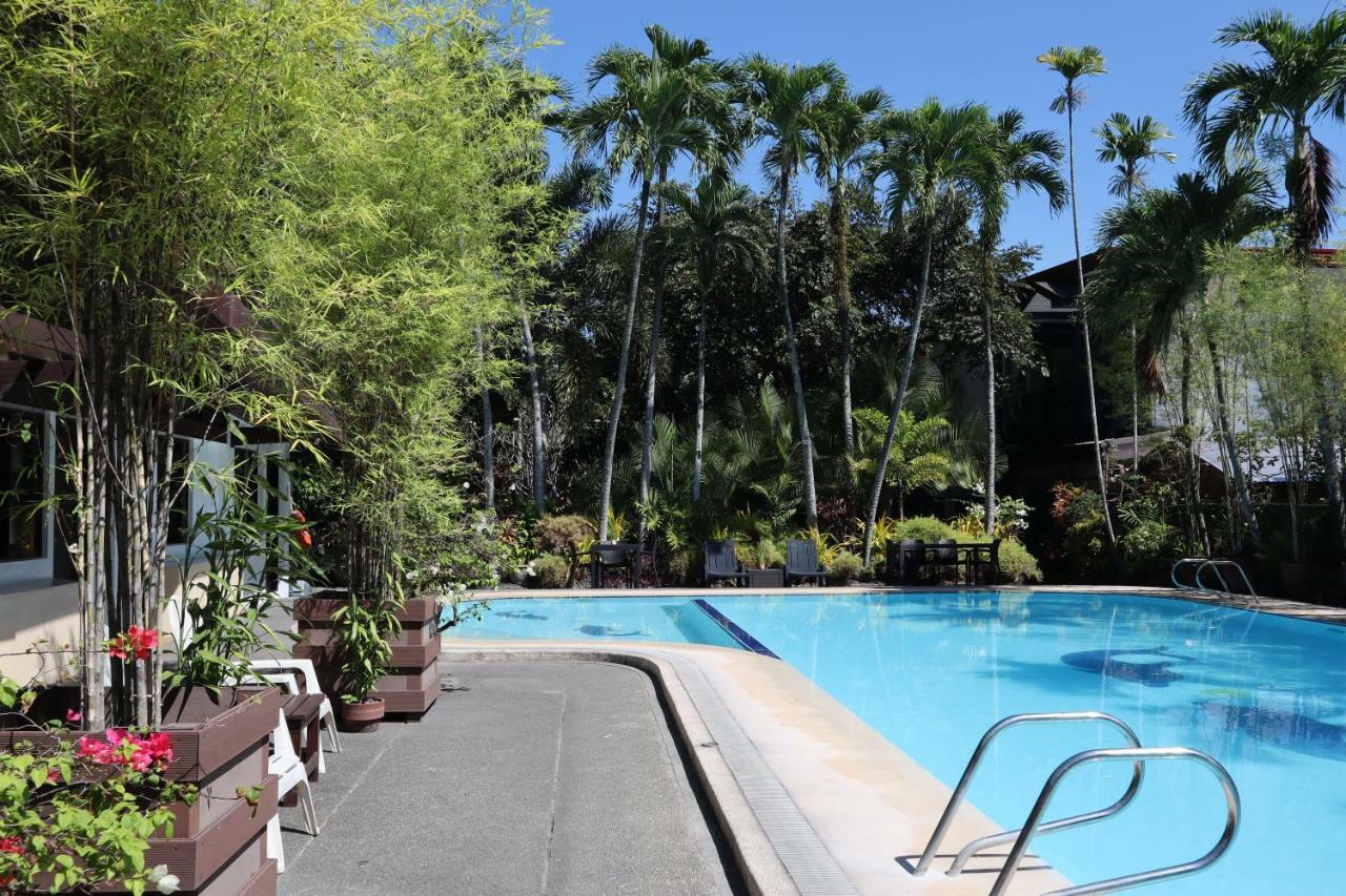 Poolside Deluxe Double Room