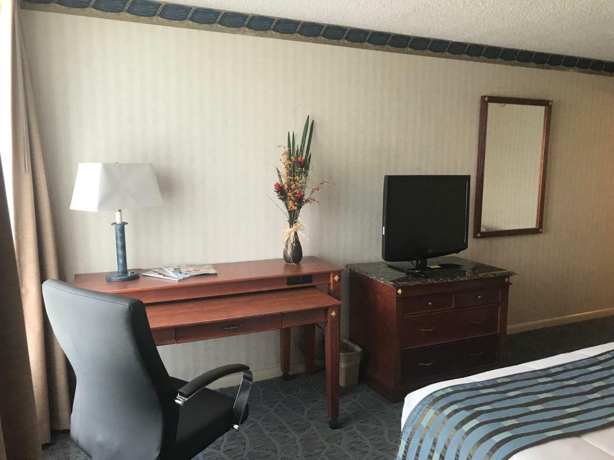 One-Bedroom Parlor Room - Non-Smoking,784733355:JPEG