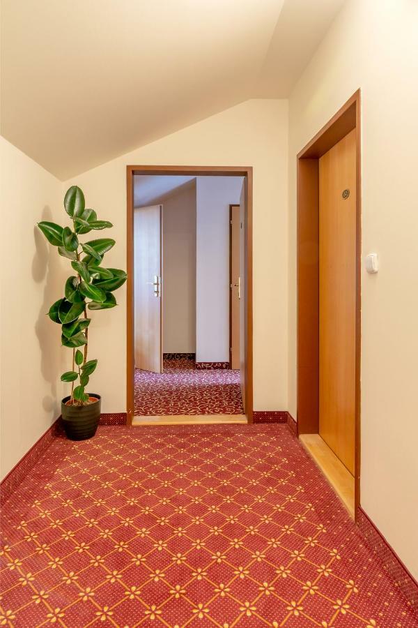 Attic Economy Twin Room