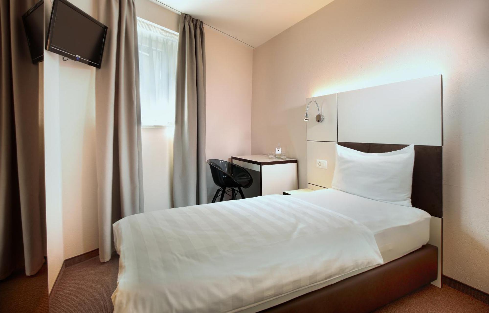 Single Room Standard,712983166:JPEG