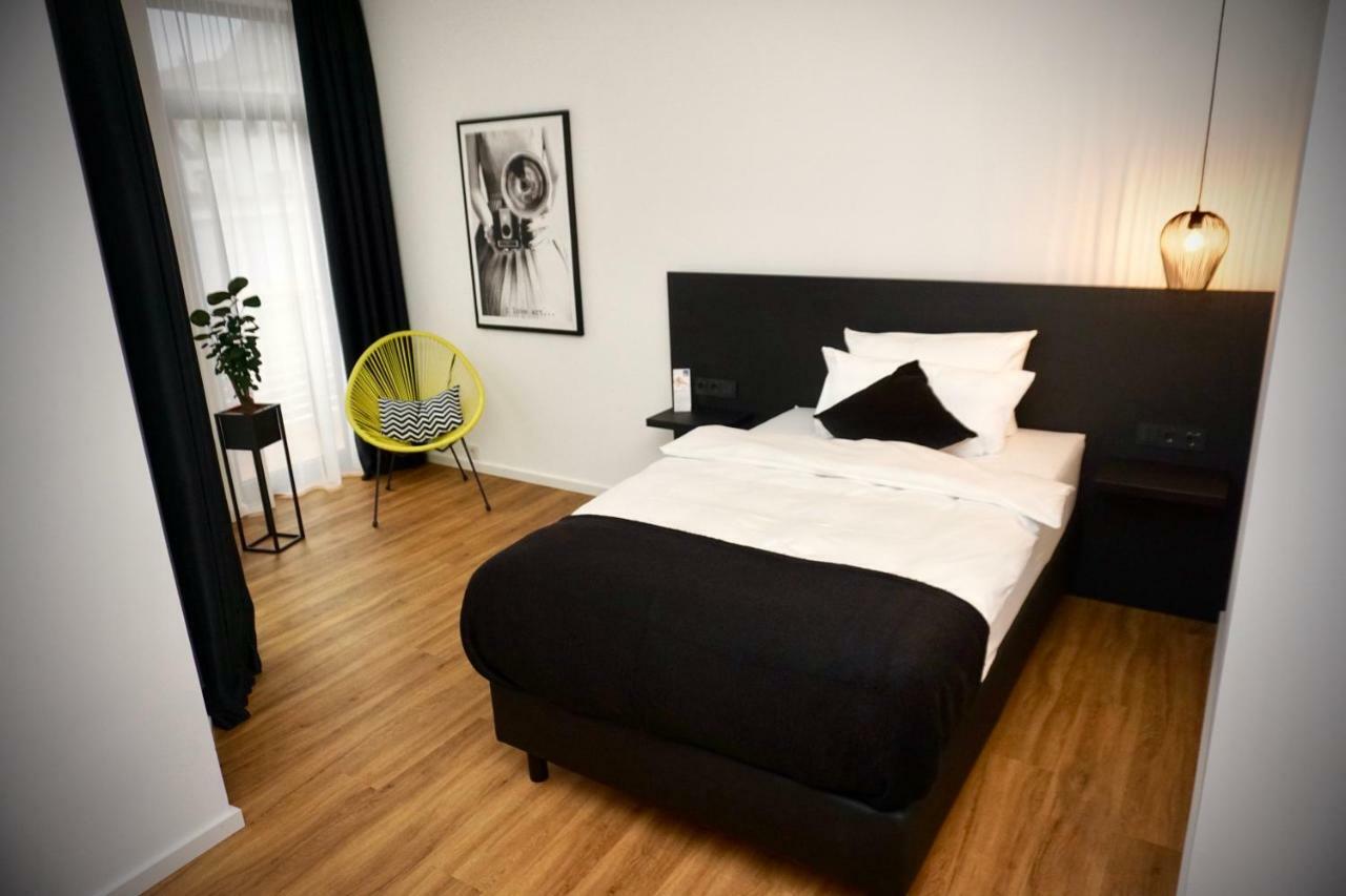 Single Room Balcony,798374106:JPEG