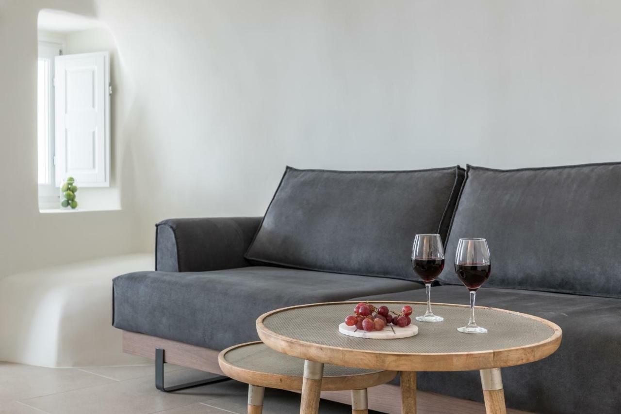 Junior Suite with Caldera & Sunset View