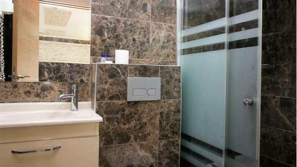 Standard Double or Twin Room,1498657663:JPEG