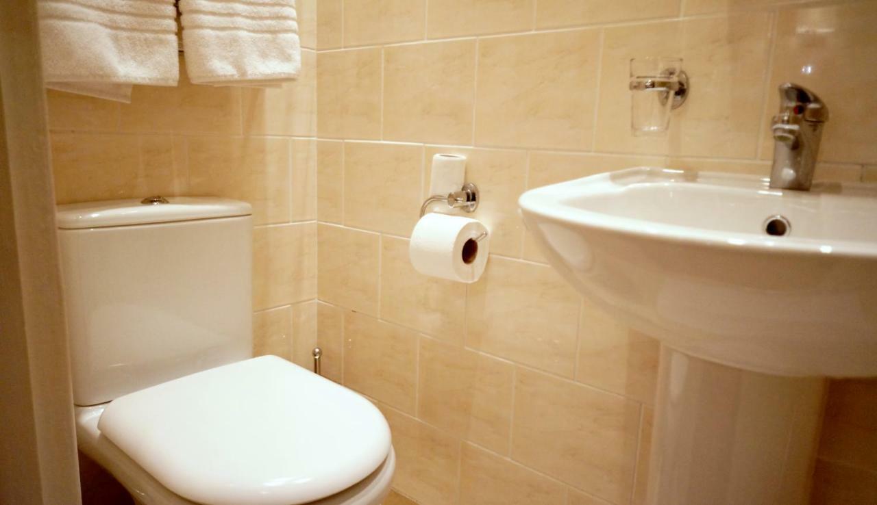 Classic Twin Room,363365002:JPEG