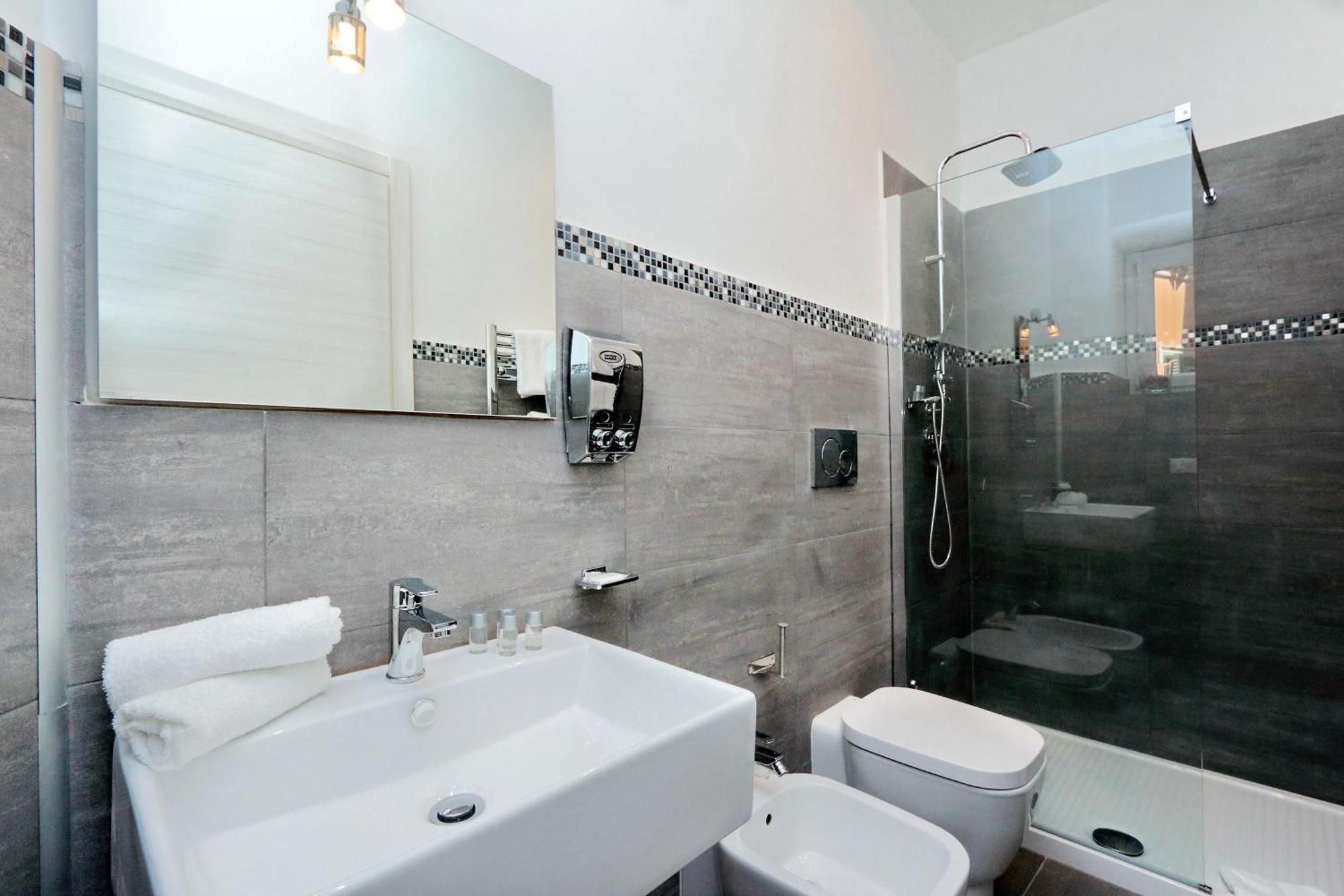 Deluxe Double Room Private Bathroom