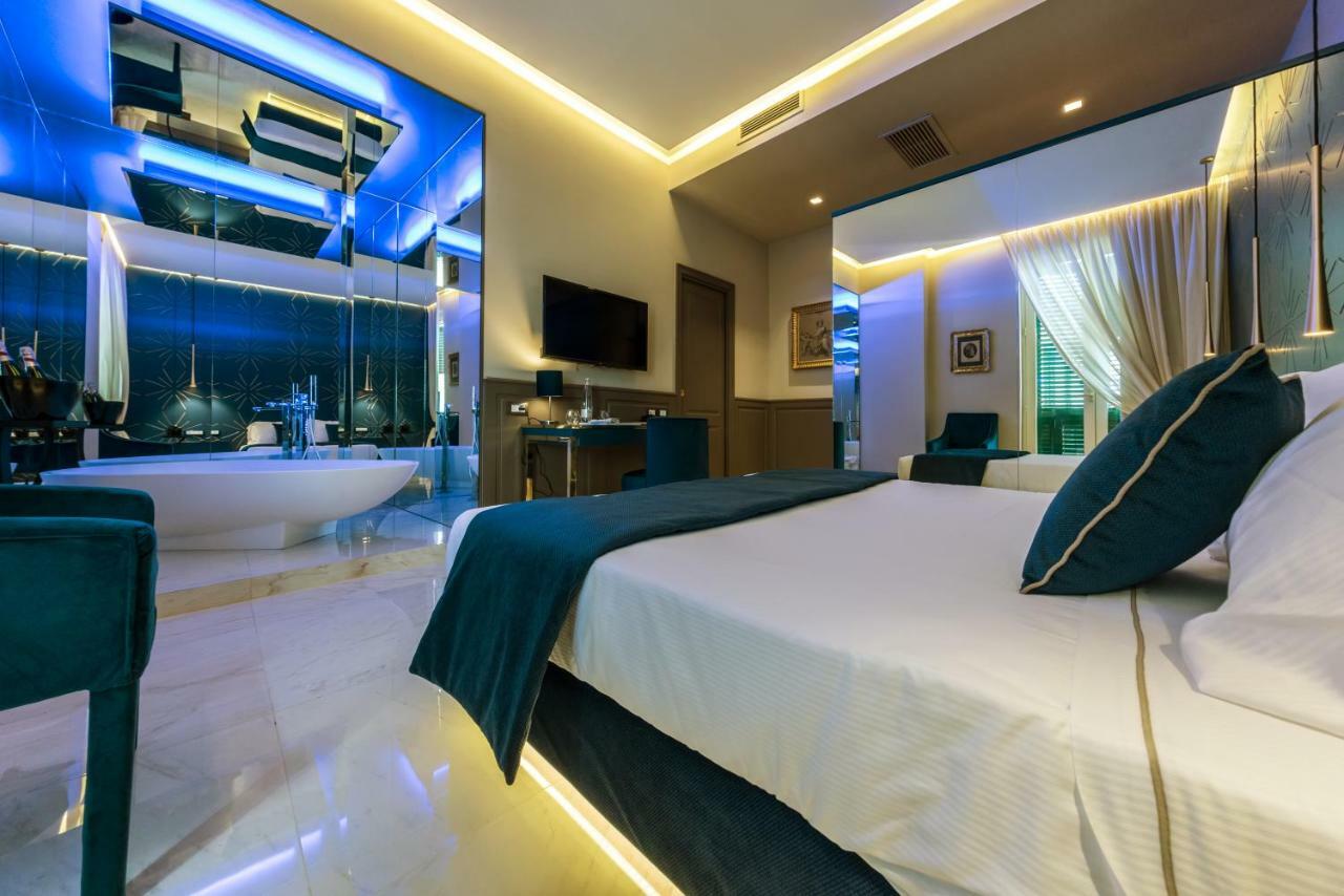 Deluxe Double Room Bath