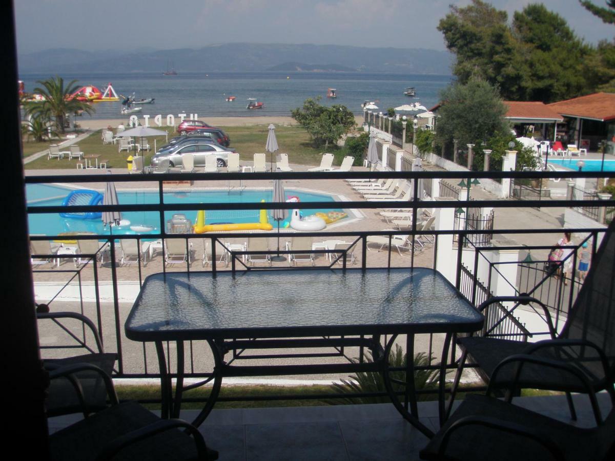Apartment Pool View,815776373:JPEG