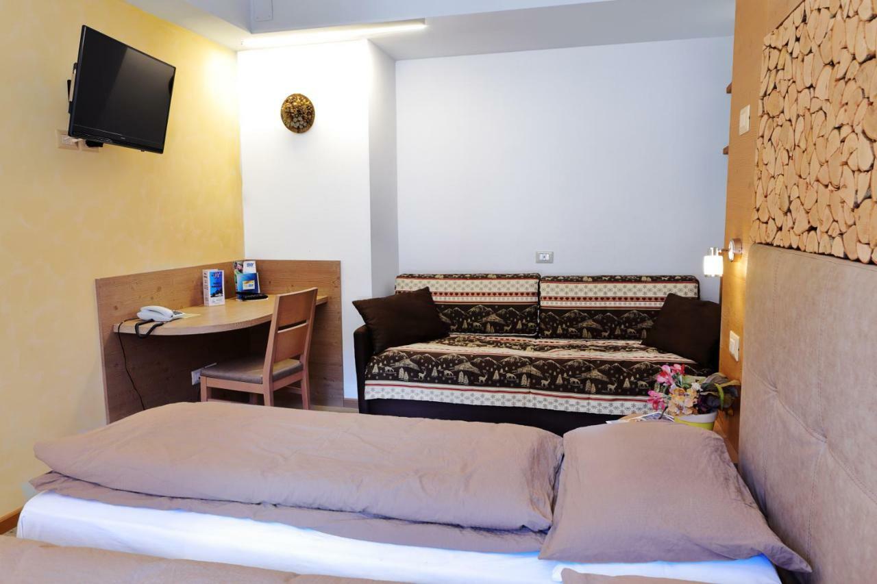 Superior Double or Twin Room,816701852:JPEG