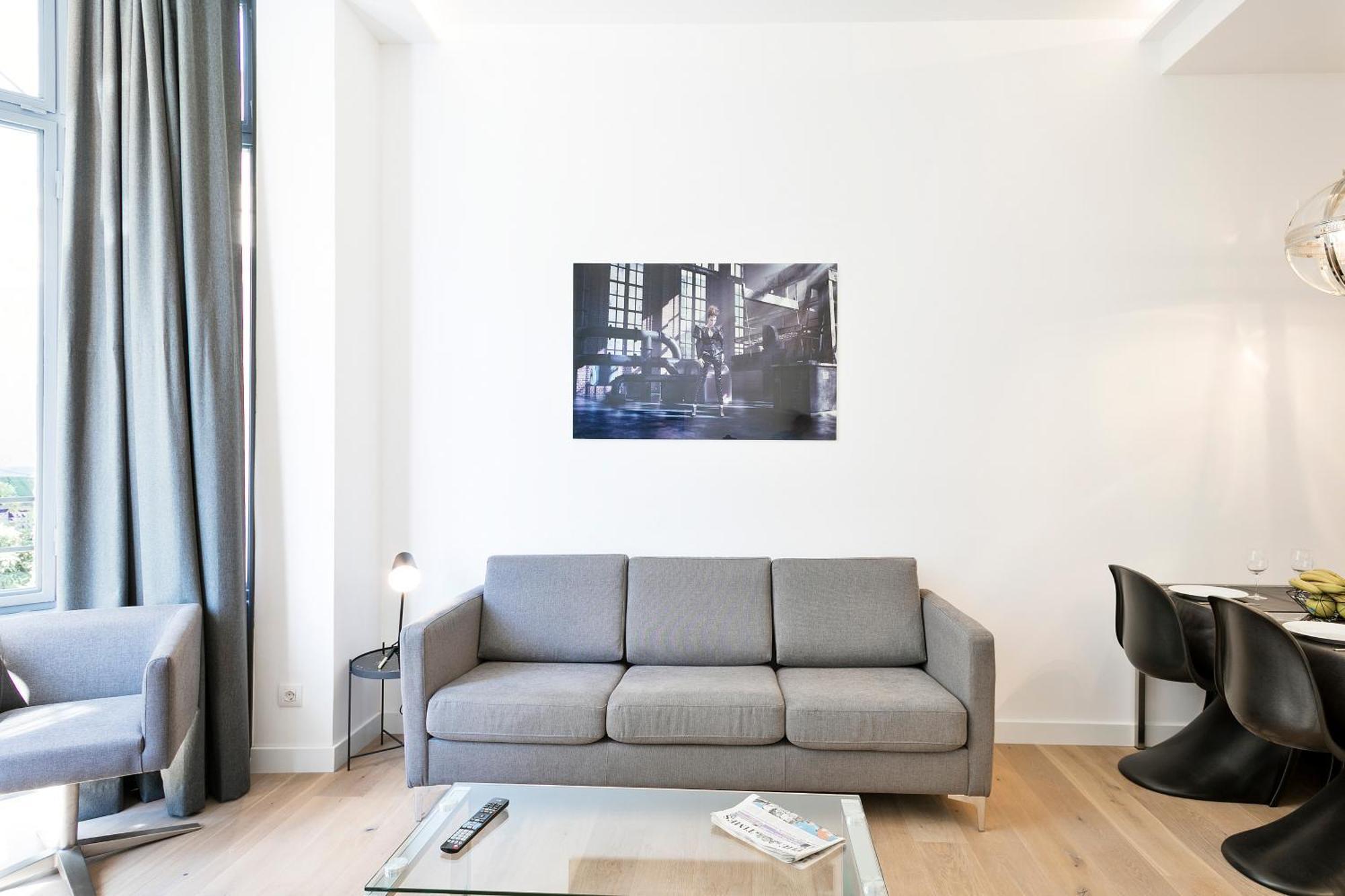 Deluxe Two-Bedroom Apartment