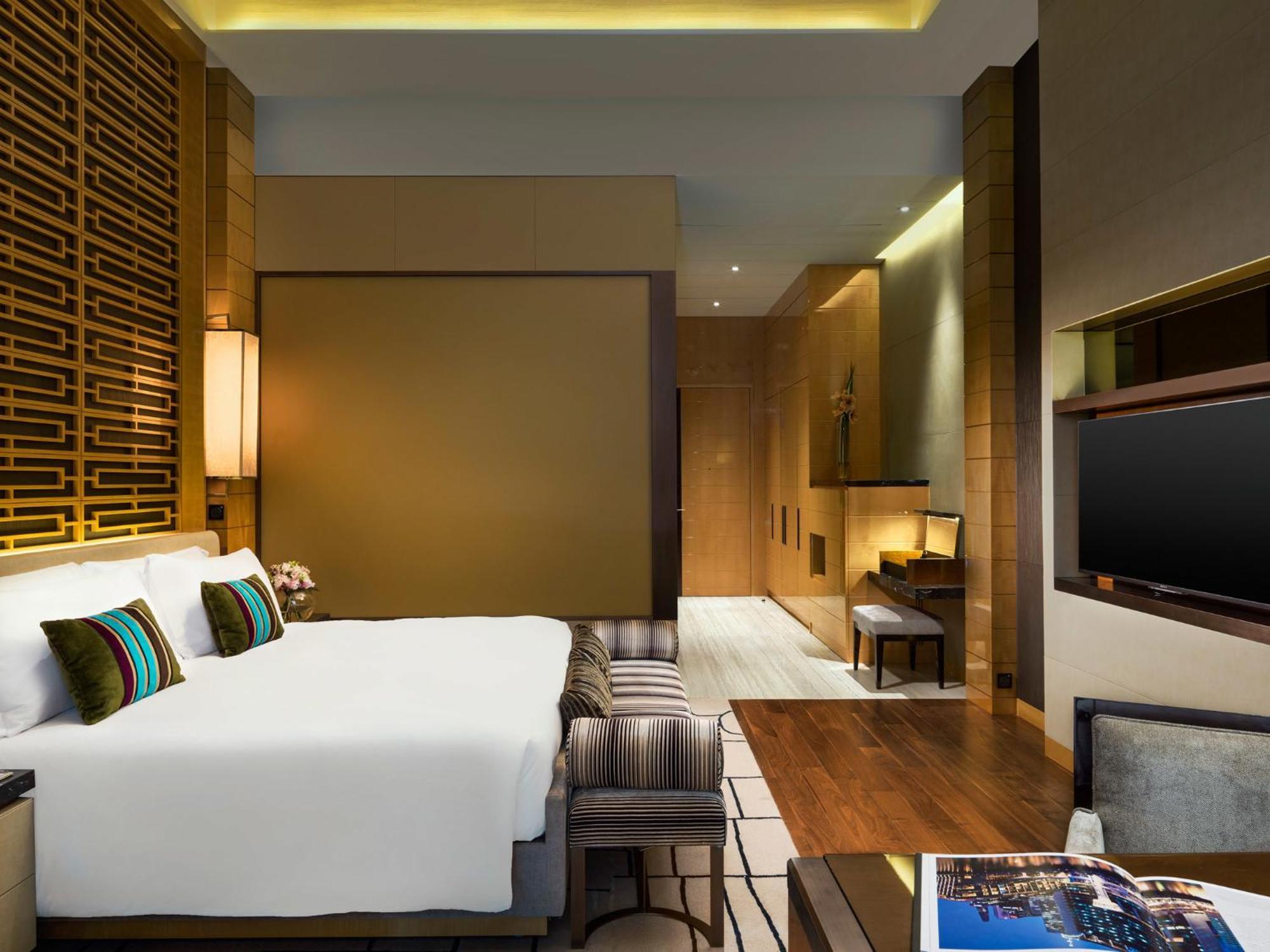 Deluxe Olympian Room