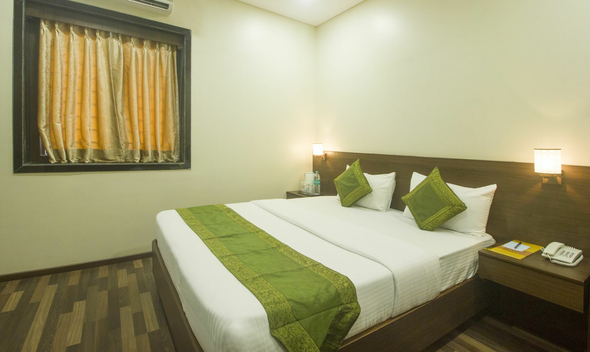 Deluxe Double or Twin Room,826764497:JPEG