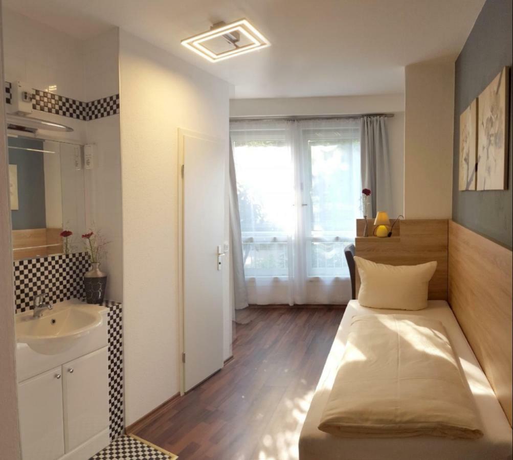 Single Room,342337321:JPEG