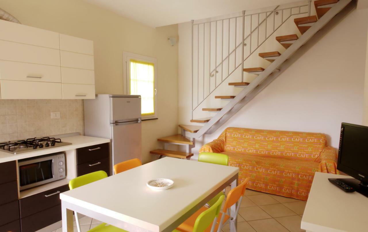Standard Two-Bedroom Apartment,831961253:JPEG