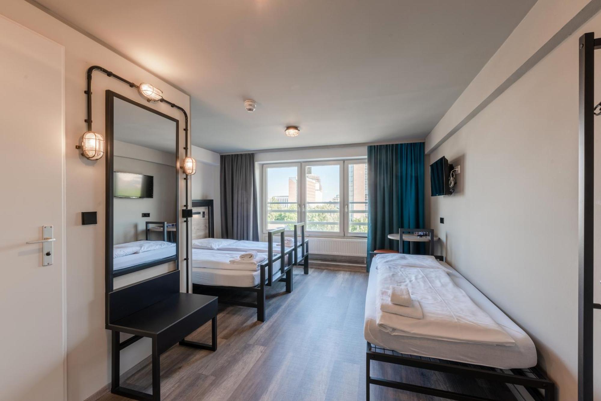 Triple Room,1435889506:JPEG