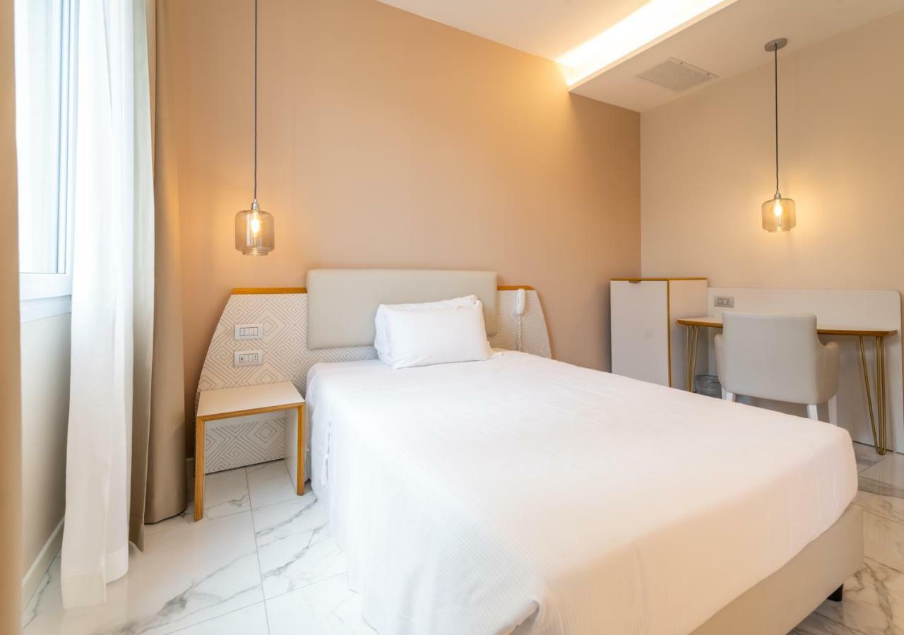 Superior Single Room,835500230:JPEG