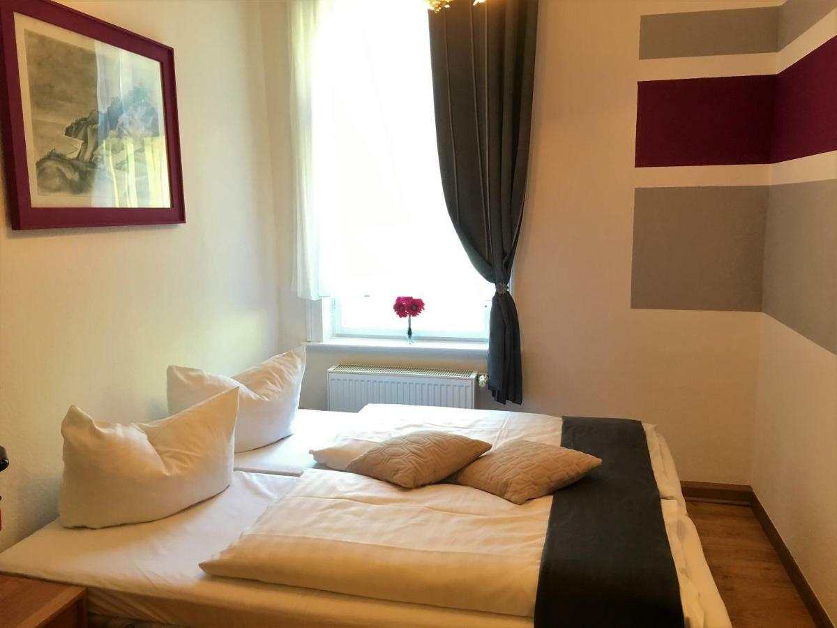 Double or Twin Room,857157521:JPEG