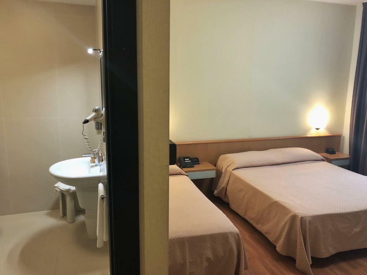 Double or Twin Room,886089853:JPEG
