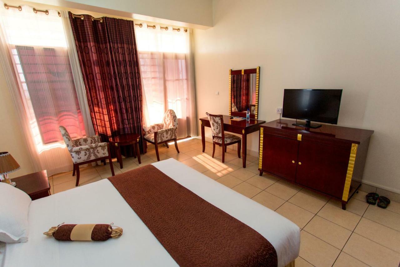 Deluxe Double Room with Balcony,906326263:JPEG