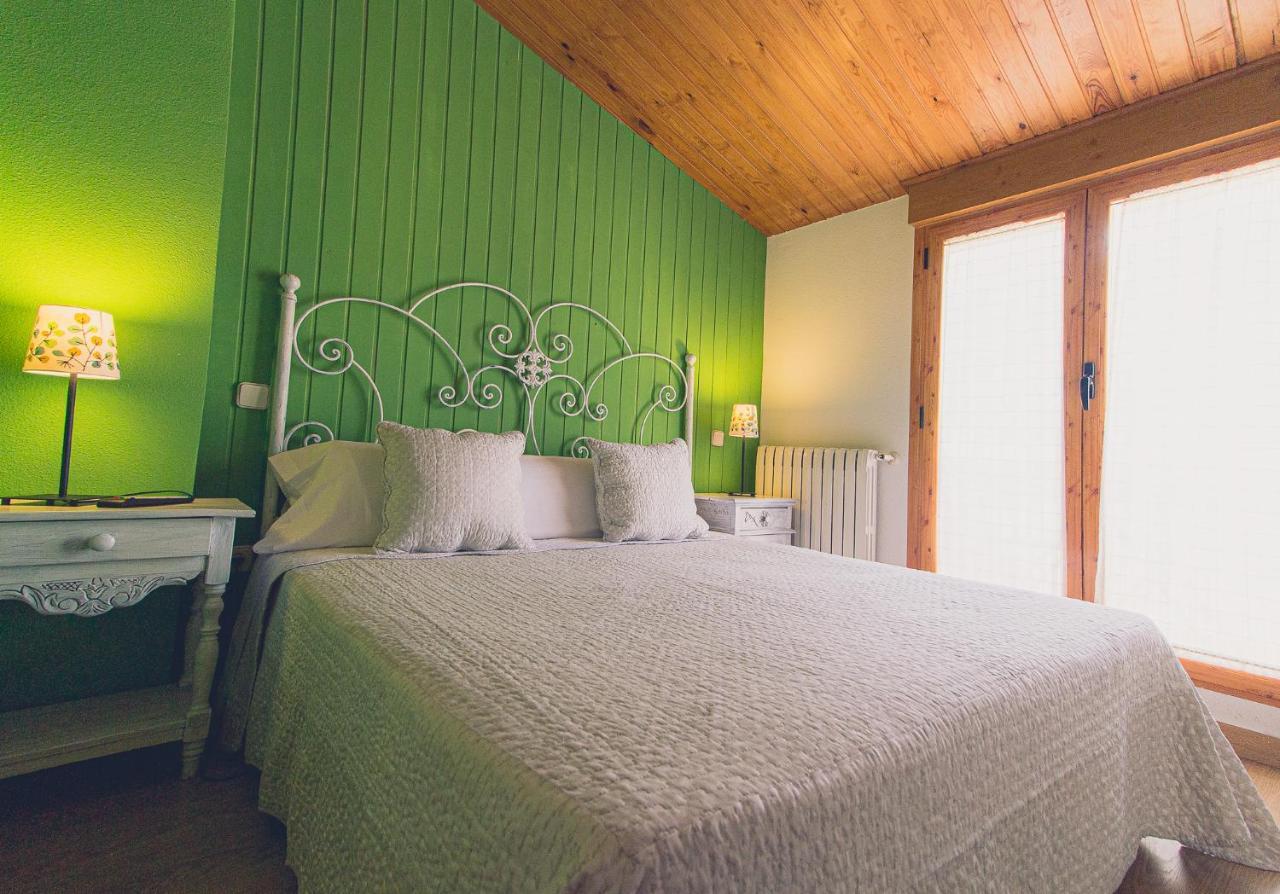 One-Bedroom Suite,930495283:JPEG