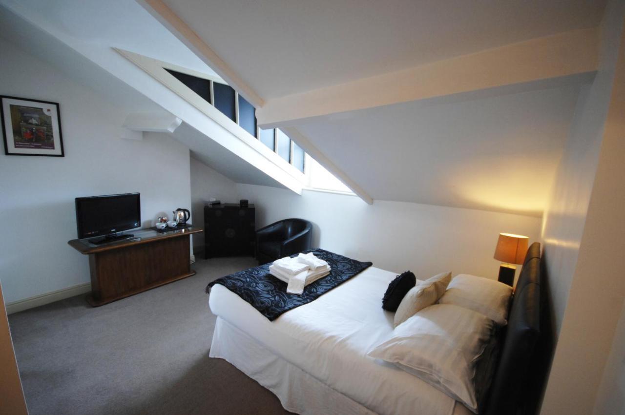 Small Double Room,935189374:JPEG