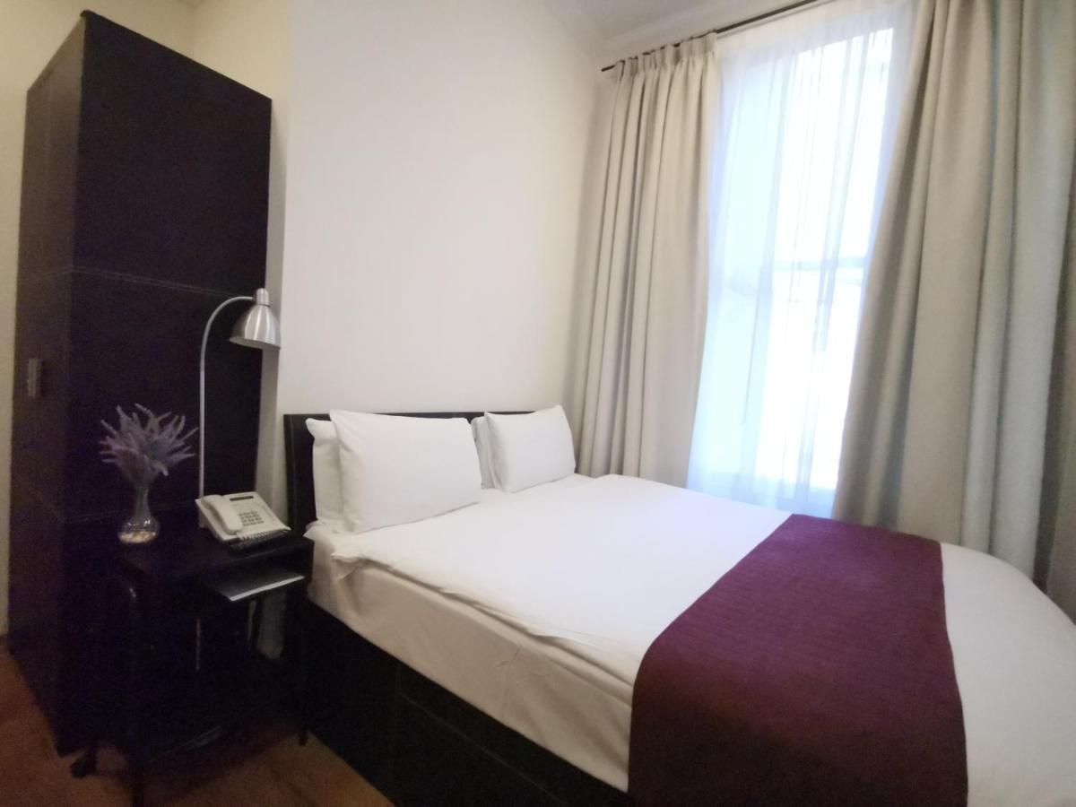 Economy Double Room,943297273:JPEG