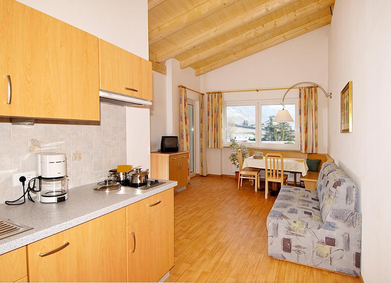 One-Bedroom Apartment,946416508:JPEG
