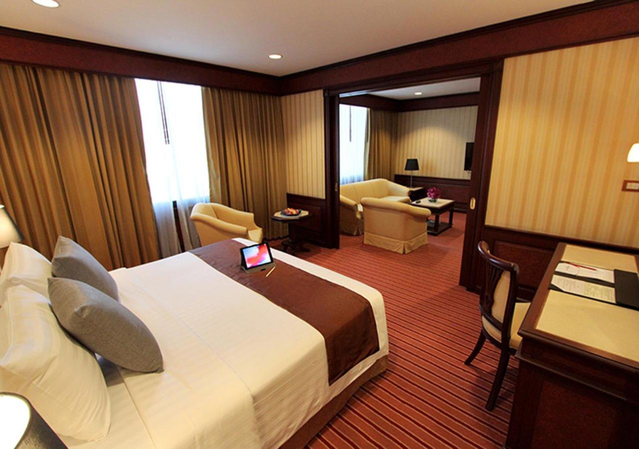 Executive Suite,947868007:JPEG