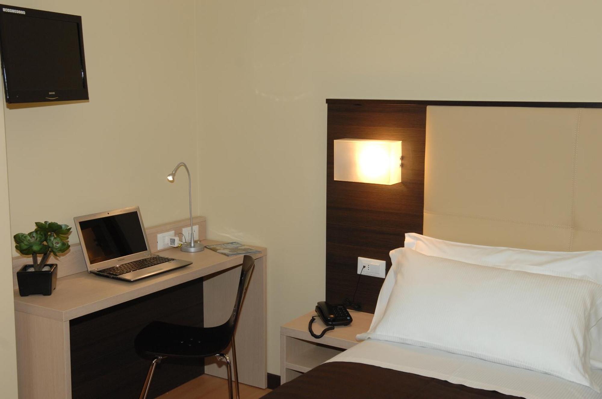 Single Room,1580641849:JPEG