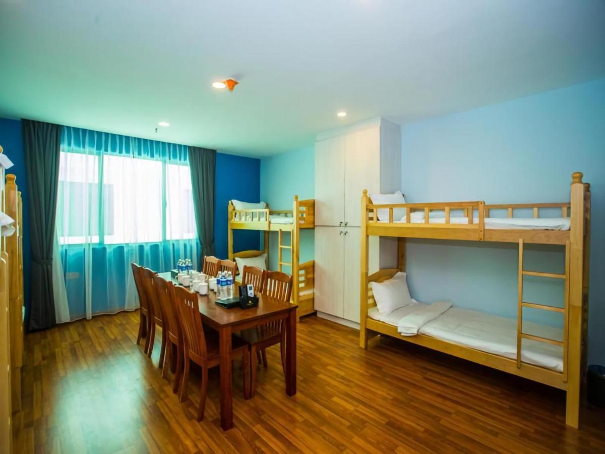 8-Bed Mixed Dormitory Room