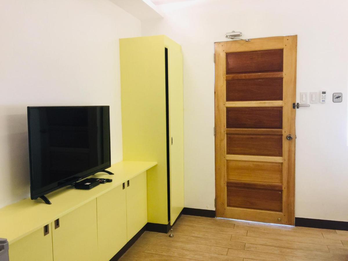 Deluxe Queen Studio