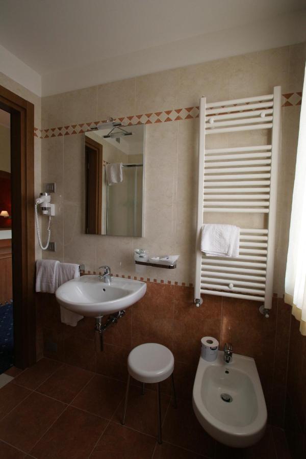 Deluxe Suite,974848918:JPEG