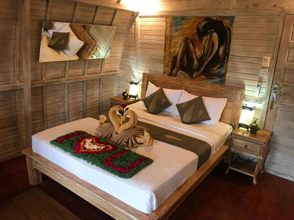 Honeymoon Wooden Suite Rice Field View