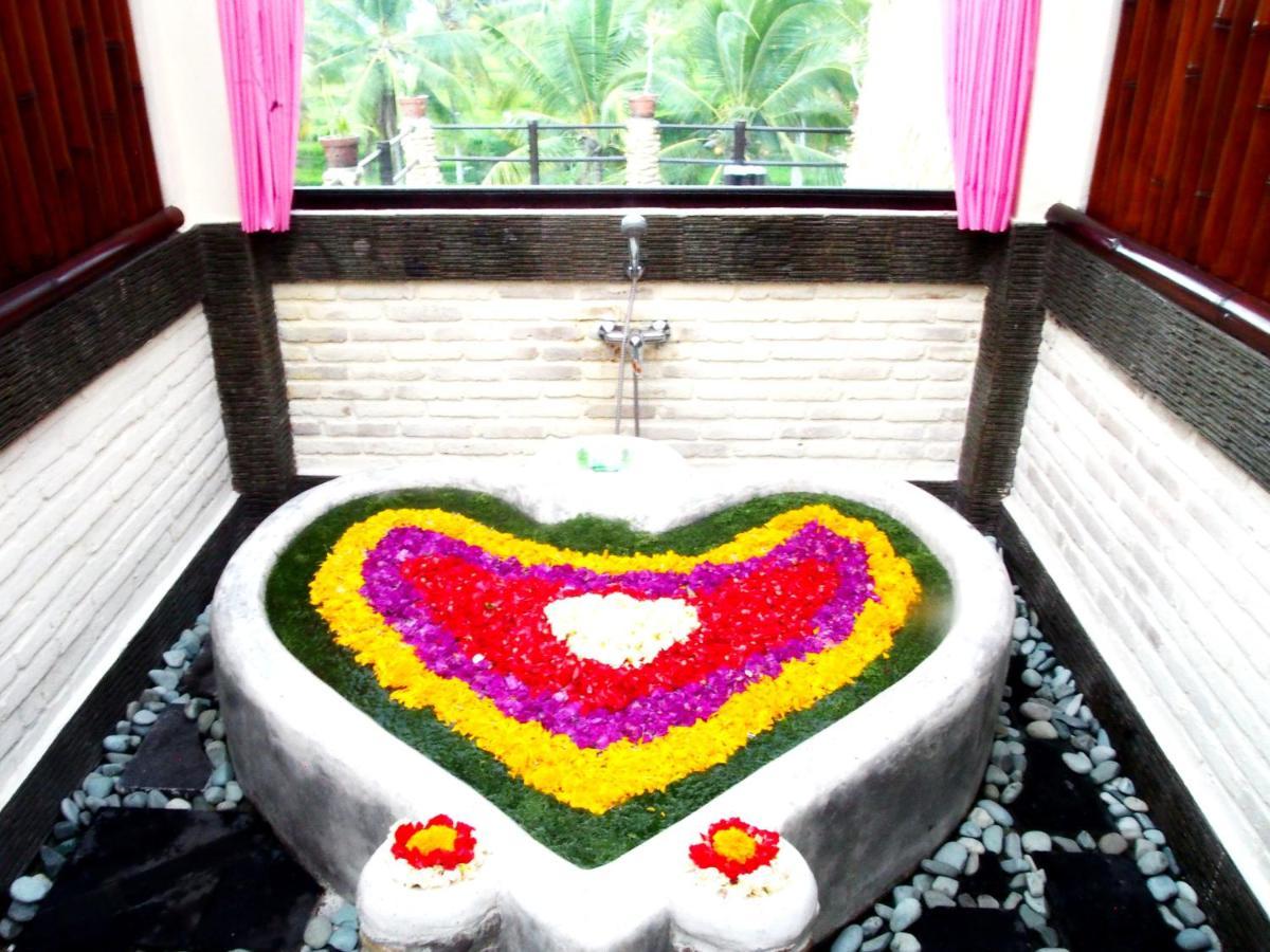 Honeymoon Wooden Suite Rice Field View