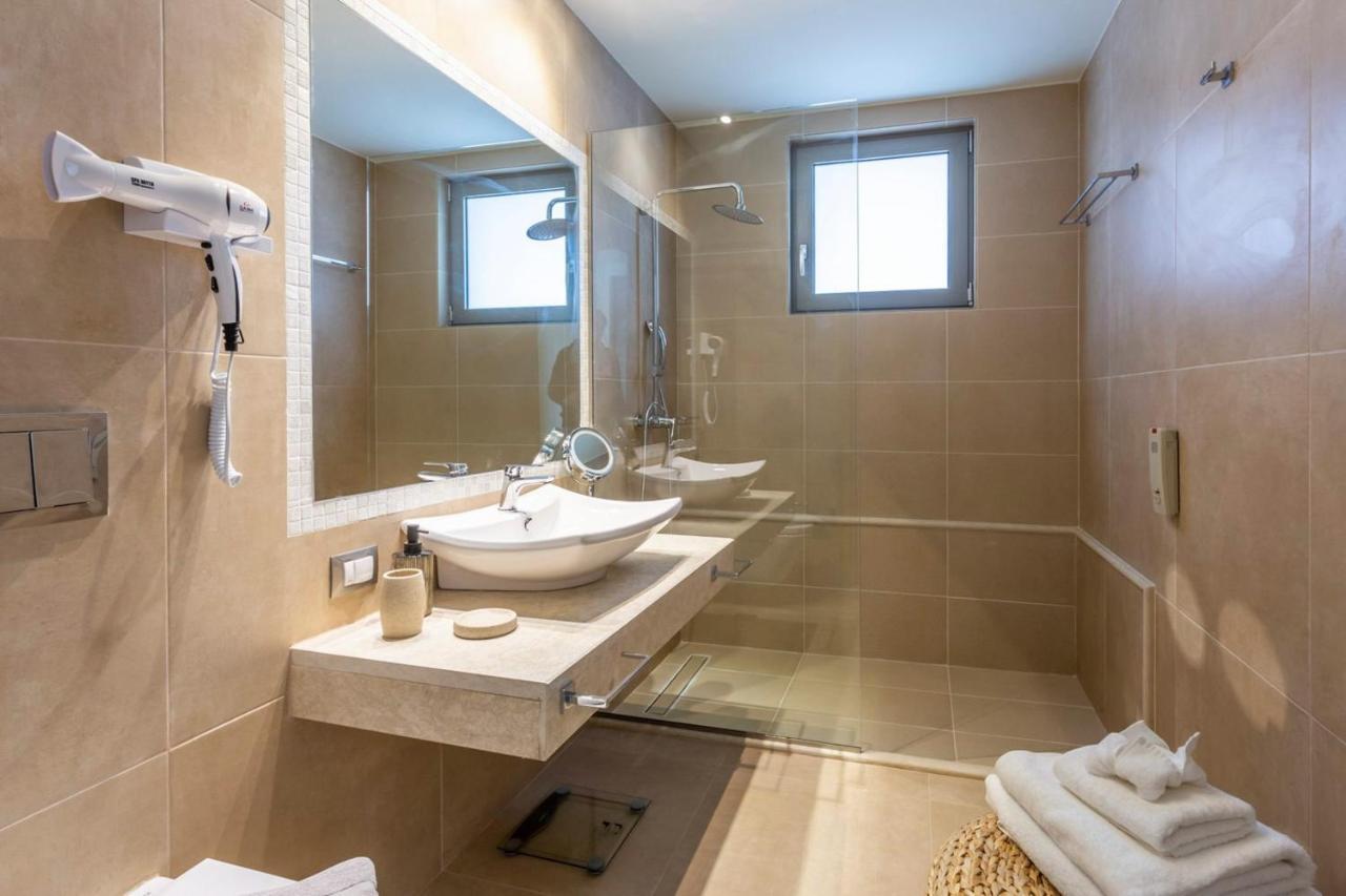 Superior Double or Twin Room Garden View
