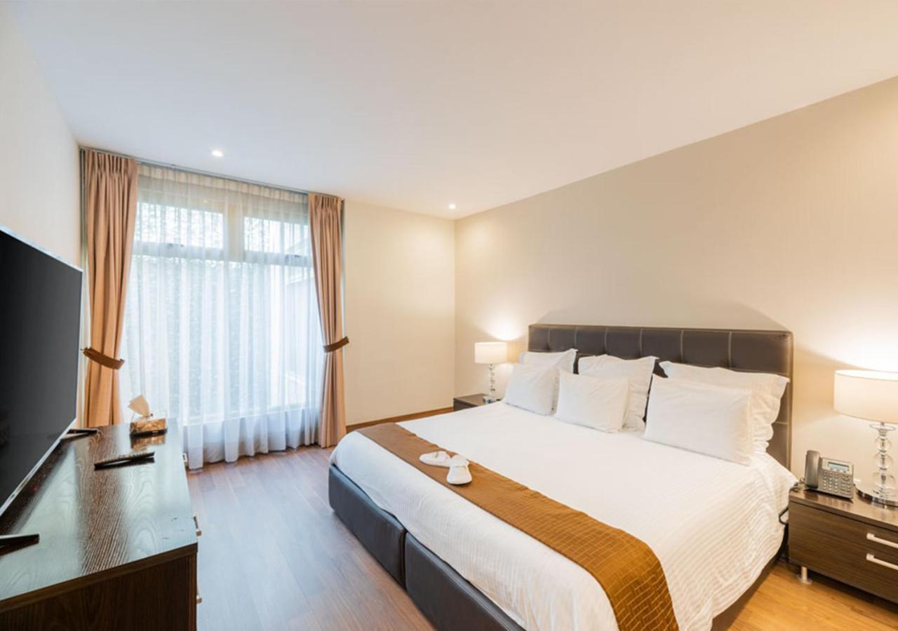 Deluxe Apartment