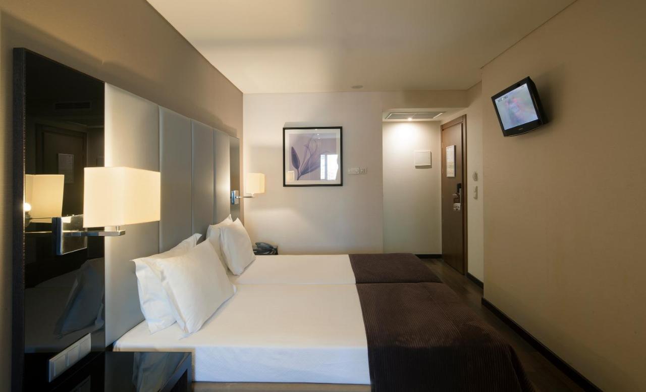 Standard Twin Room,990744337:JPEG