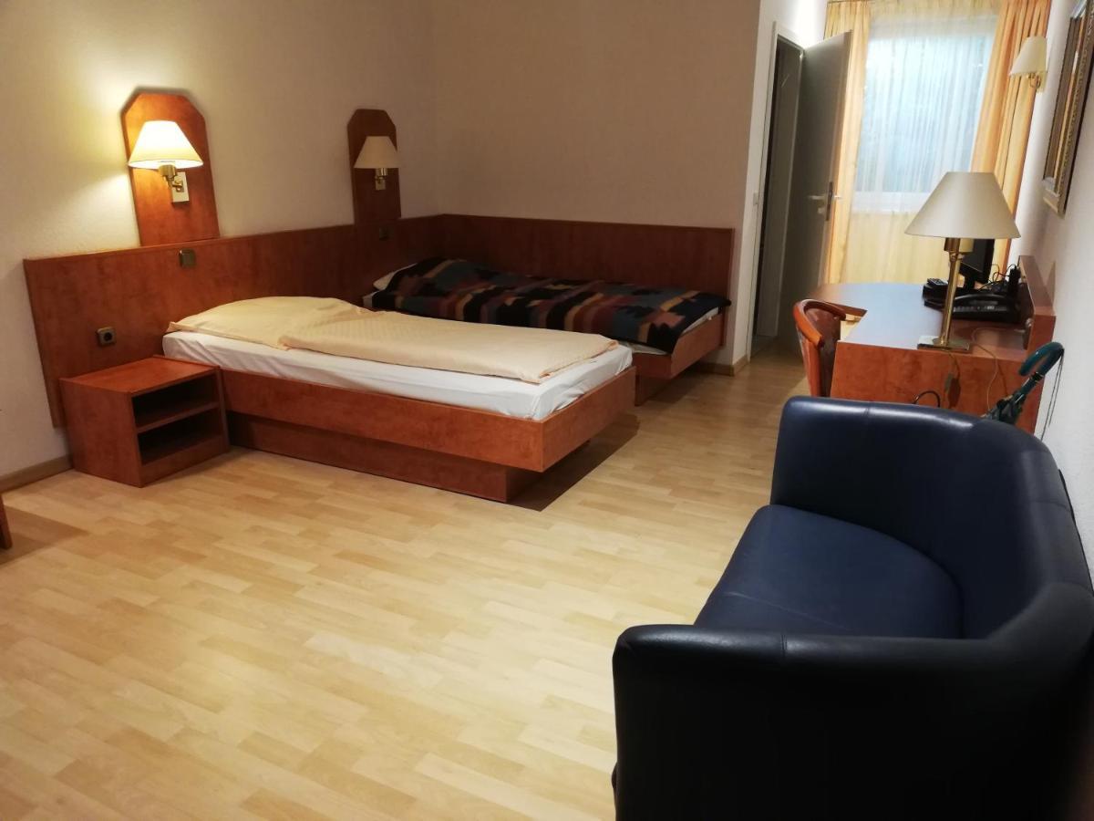 Large Twin Room,995242120:JPEG