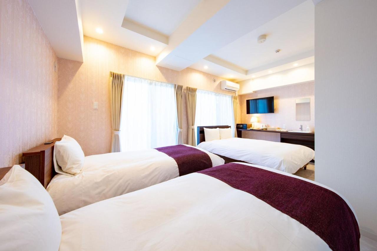 Economy Triple Room French Elegant