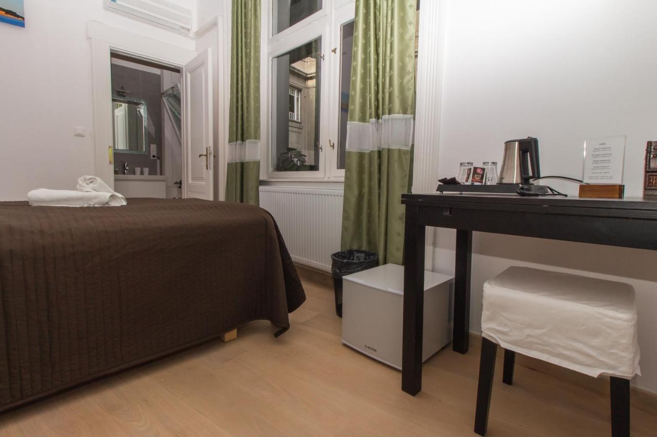 Budget Double or Twin Room,998910090:JPEG