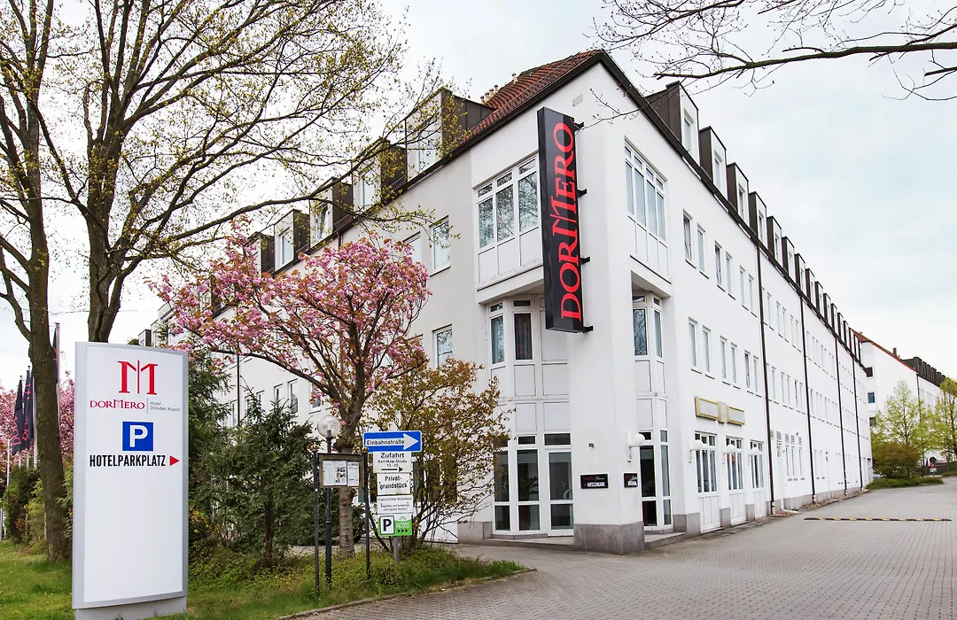 DORMERO Hotel Dresden Airport-1