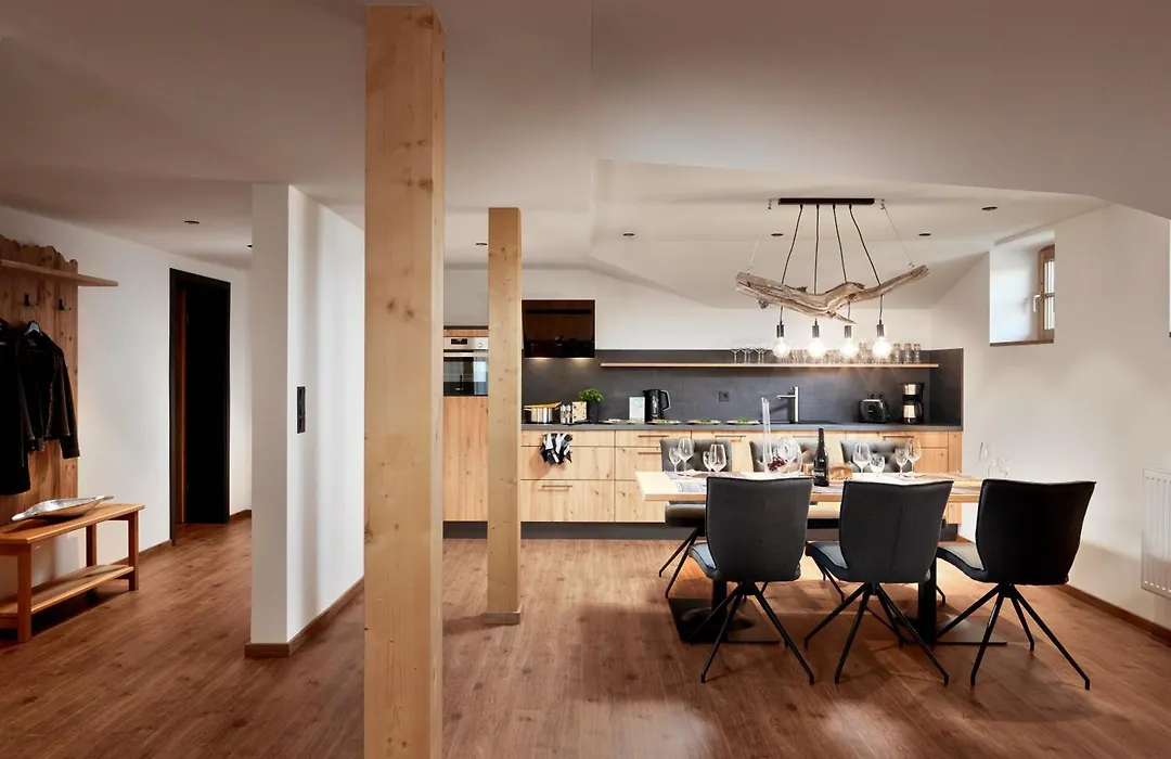 Maximilian Appartements-1