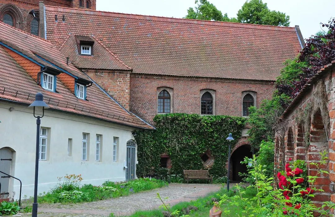 Zentrum Kloster Lehnin-1