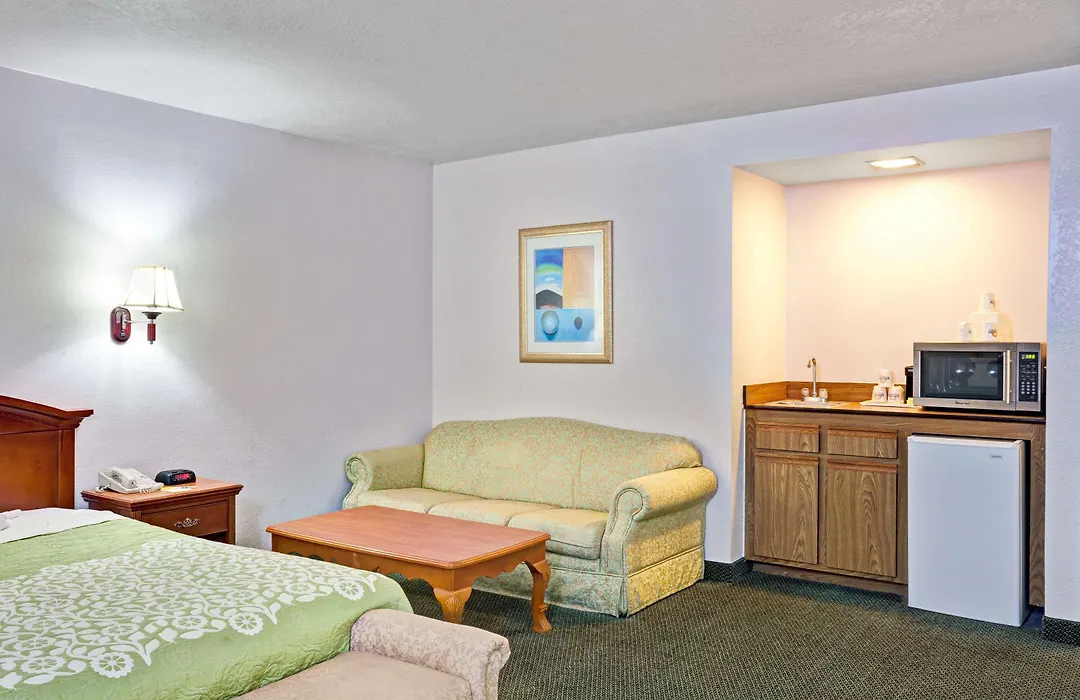 Days Inn & Suites By Wyndham Fullerton-1