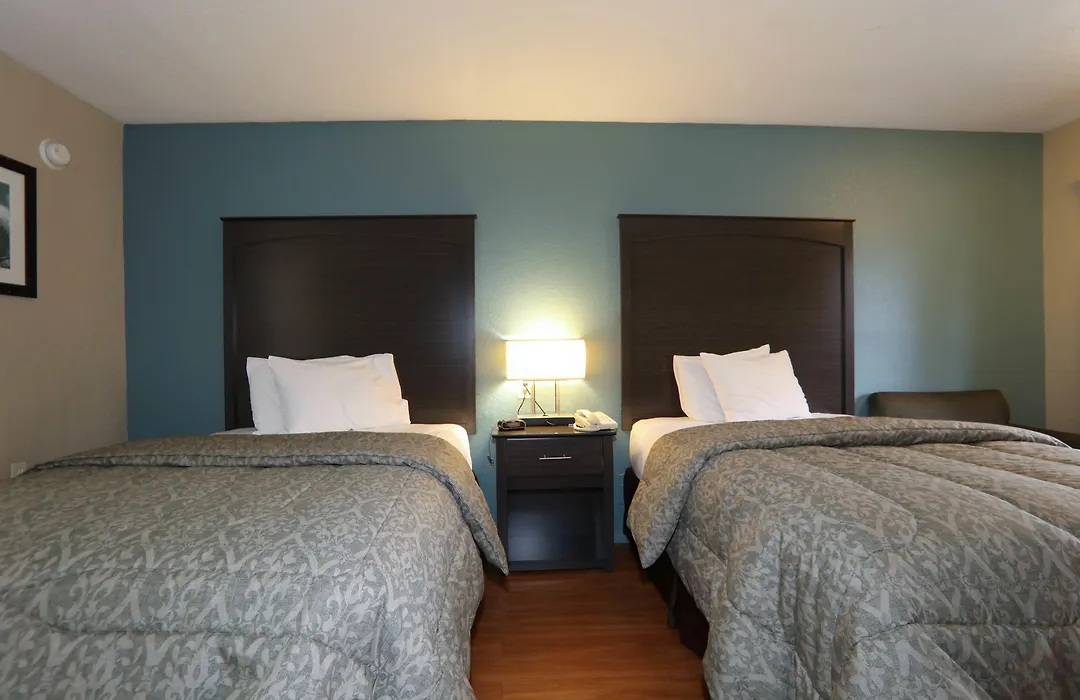Red Roof Inn Panama City Beach-1
